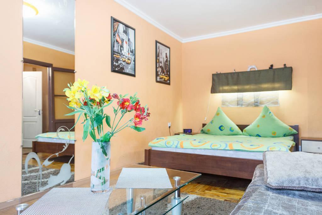 Apartment On Sobornyi Avenue 143 Near Intourist Hotel Zaporizhia 외부 사진